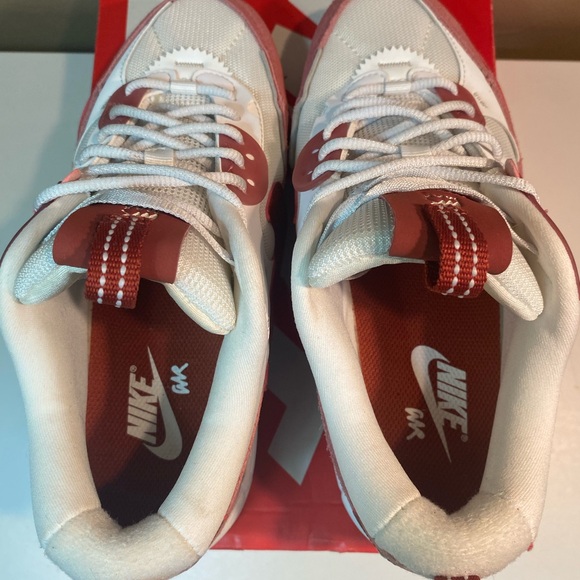 🔥 NIKE WOMEN’S AIR MAX 90 ‘FUTURA’ RED STARDUST/RUGGED ORANGE SZ 6.5 FQ8881-618 - Picture 7 of 10